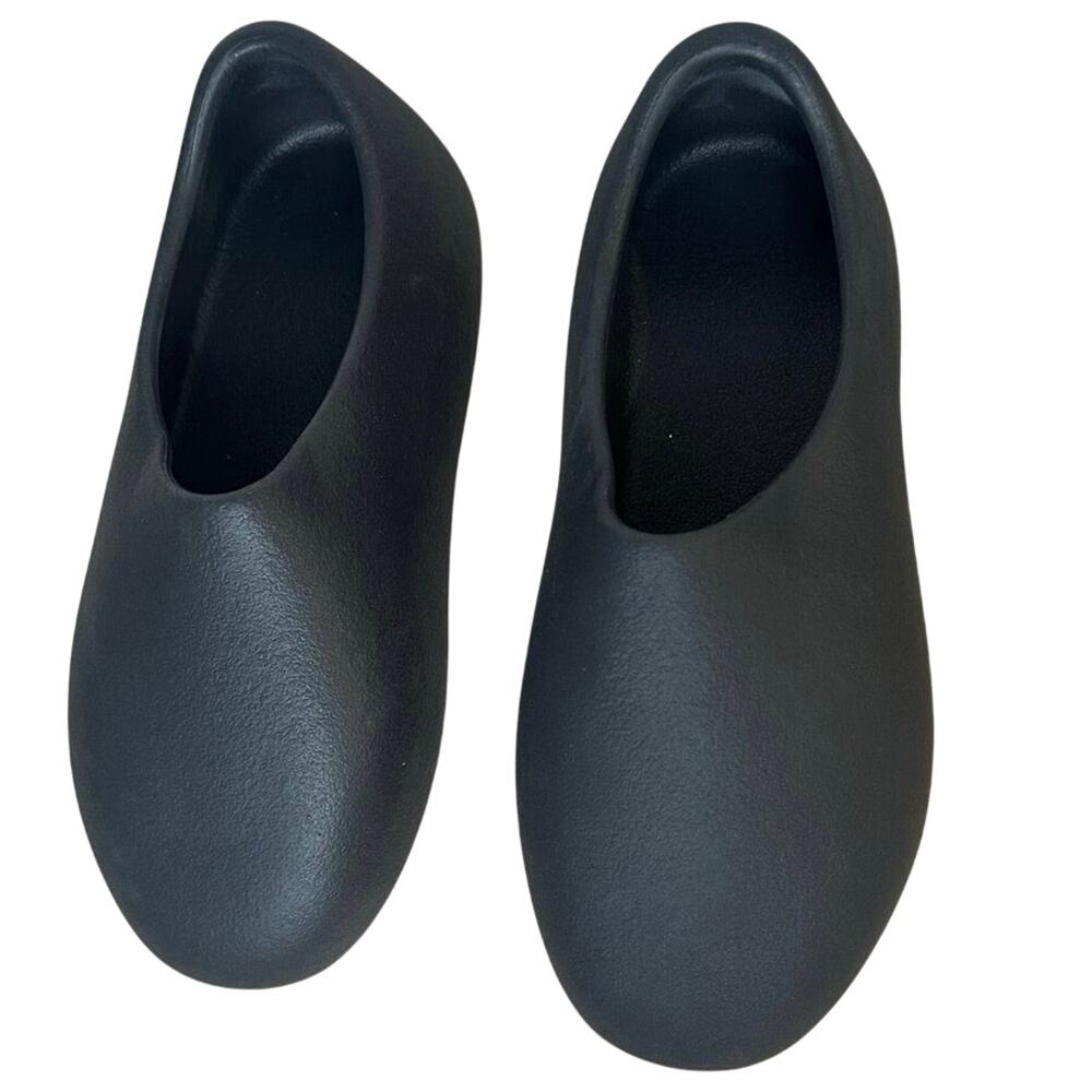Yeezy Slides Slippers YZY SL-01 Black Size 4 - New